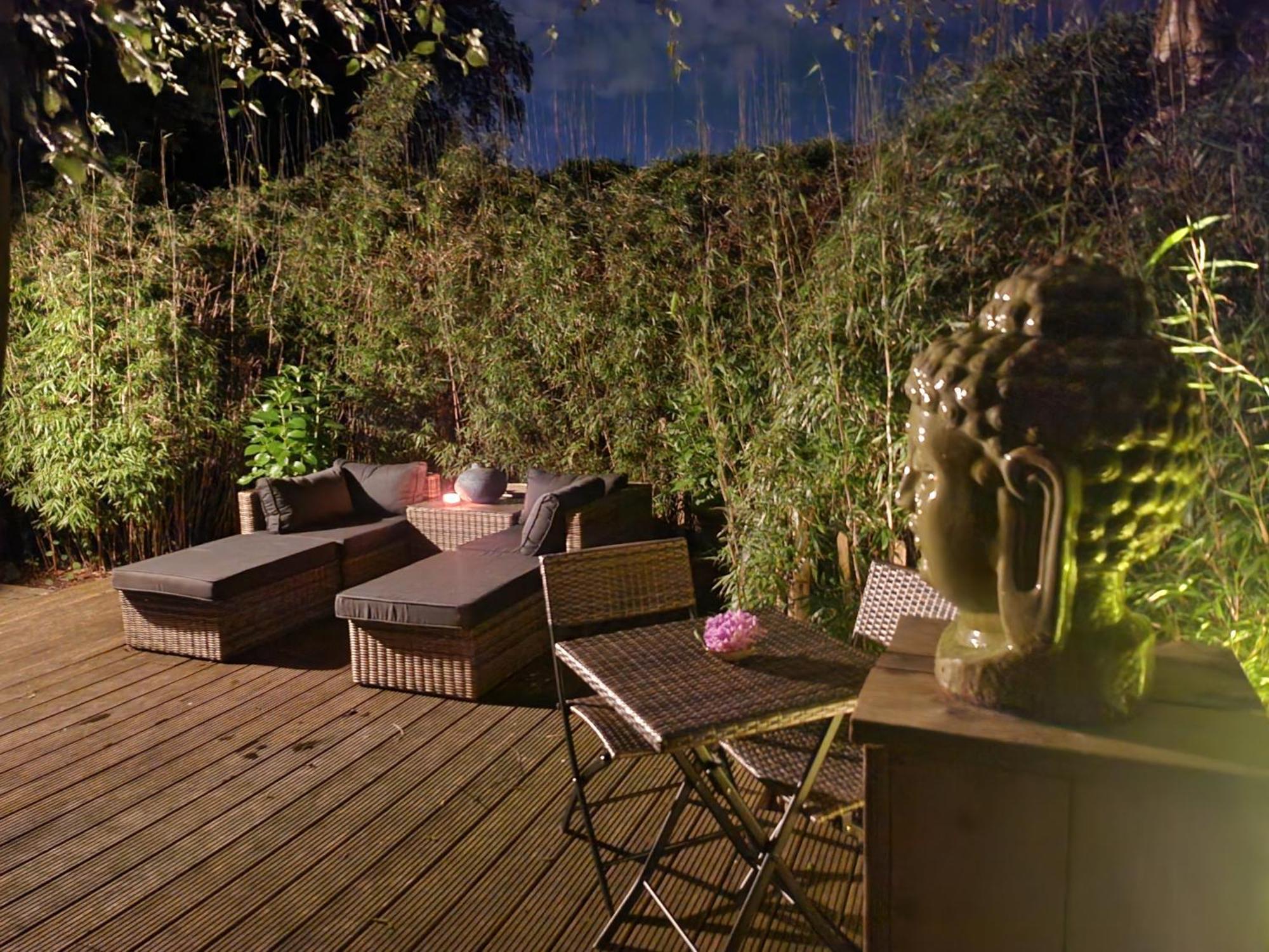 Huize Koempoelan Bed and Breakfast Naarden Exteriör bild